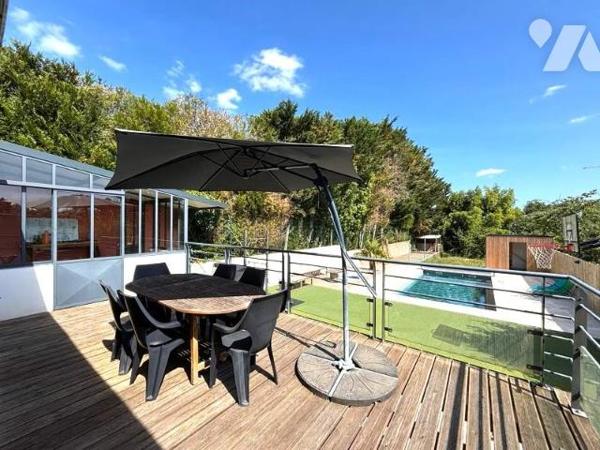 Les Herbiers, maison 4 chambres, bureau et piscine