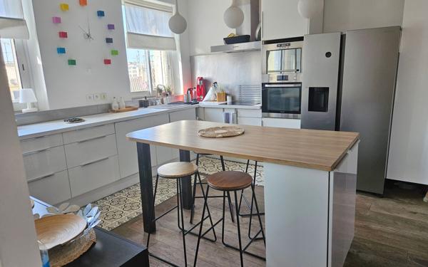 Appartement à louer    4 pièces • 110,82 m2 Marseille 6