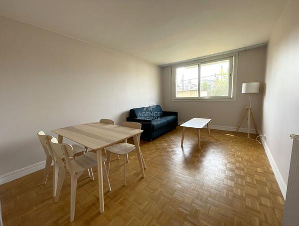 Appartement 1 pièce à vendre à Chaville - Proximité Place de Verdun avec RER C et commerces. €210 000 ** - Référence 692-C