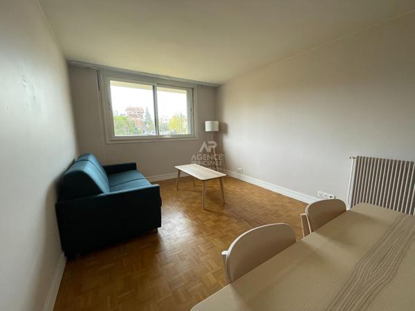 Appartement 1 pièce à vendre à Chaville - Proximité Place de Verdun avec RER C et commerces. €210 000 ** - Référence 692-C