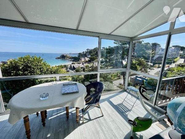 TRESTIGNEL, Vue mer et plage a pied.
Que ce soit de la véranda, de la cuisine, des 3 chambres ...