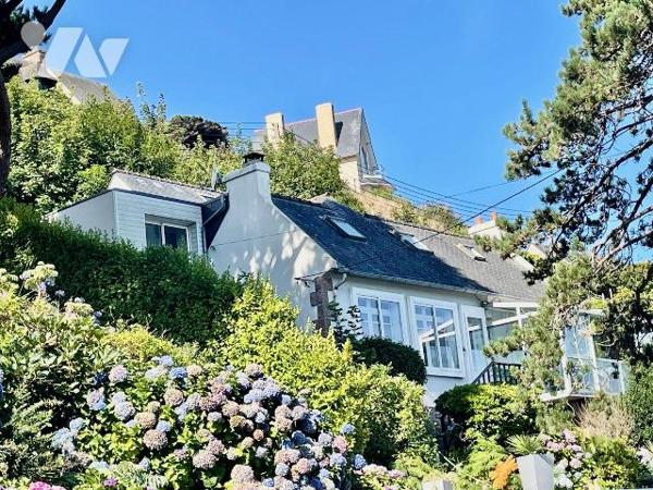 TRESTIGNEL, Vue mer et plage a pied.
Que ce soit de la véranda, de la cuisine, des 3 chambres ...