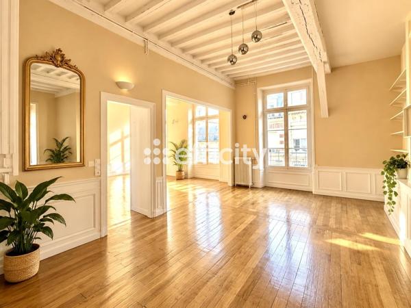 Appartement
         5 pièces
        - 128 m² 183 800 € *