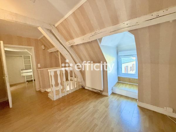 Appartement
         5 pièces
        - 128 m² 183 800 € *