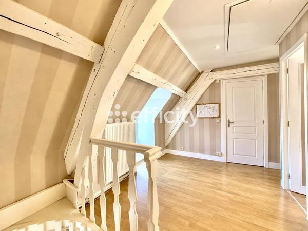 Appartement
         5 pièces
        - 128 m² 183 800 € *