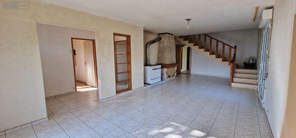 Maison à restaurer à vendre à Sainte-Radegonde dans les Deux-Sèvres (79100), ref : 79079-51