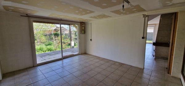 Maison à restaurer à vendre à Sainte-Radegonde dans les Deux-Sèvres (79100), ref : 79079-51