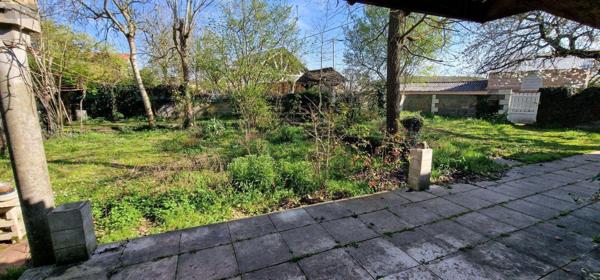 Maison à restaurer à vendre à Sainte-Radegonde dans les Deux-Sèvres (79100), ref : 79079-51