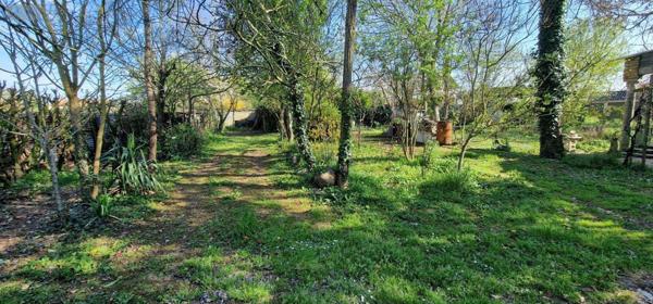 Maison à restaurer à vendre à Sainte-Radegonde dans les Deux-Sèvres (79100), ref : 79079-51