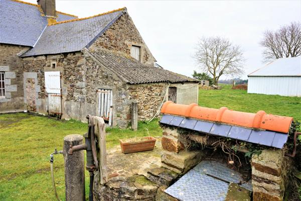MAISON EN PIERRE A RENOVER