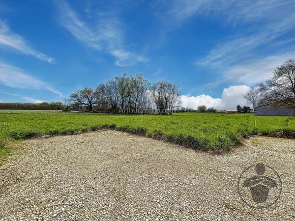 Vente Terrain 1084 m2 à Saint-Médard-de-Guizières