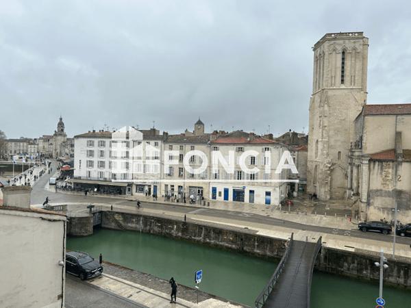 Location Appartement 3 pièces 81.13 m² - 3 RUE SAINT NICOLAS La Rochelle 17000