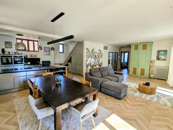 Vente Appartement de luxe Évian-les-Bains 9 Pièces 270 m²