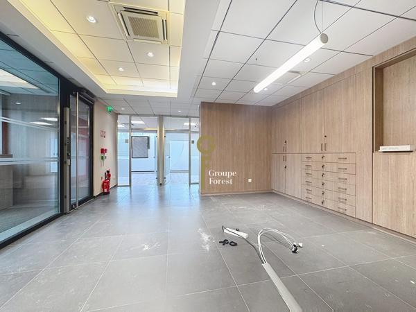 ✨ EMPLACEMENT PREMIUM – LOCAL PROFESSIONNEL 150 m² – CŒUR DE BOUSBECQUE