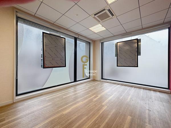 ✨ EMPLACEMENT PREMIUM – LOCAL PROFESSIONNEL 150 m² – CŒUR DE BOUSBECQUE
