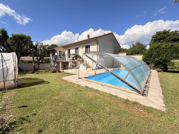 Maison Familiale avec piscine et vue Montagne Noire