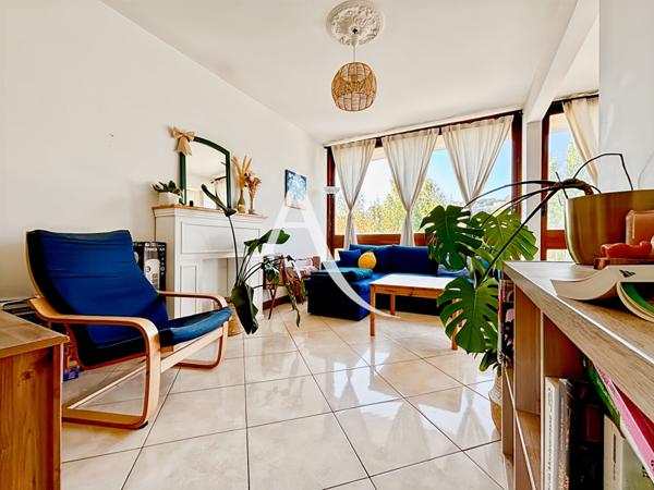 Appartement Fontenay Le Fleury 3 pièce(s) 66 m2