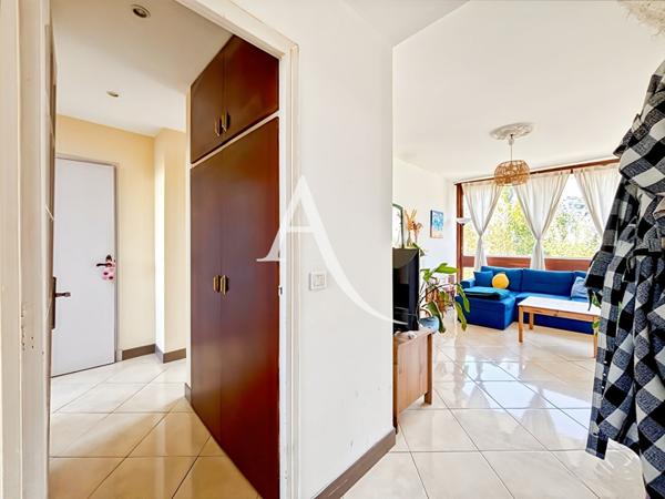 Appartement Fontenay Le Fleury 3 pièce(s) 66 m2