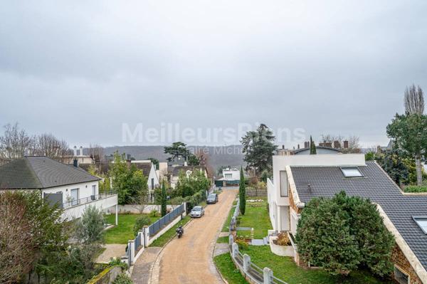 Au calme, maison de caractère rénovée, 5 chambres, jardin et vue.