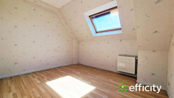 Maison
         5 pièces
        - 142 m² Exclusivité 319 000 € *