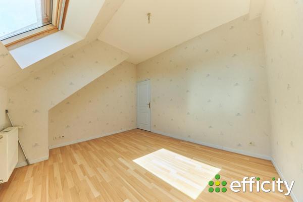 Maison
         5 pièces
        - 142 m² Exclusivité 319 000 € *