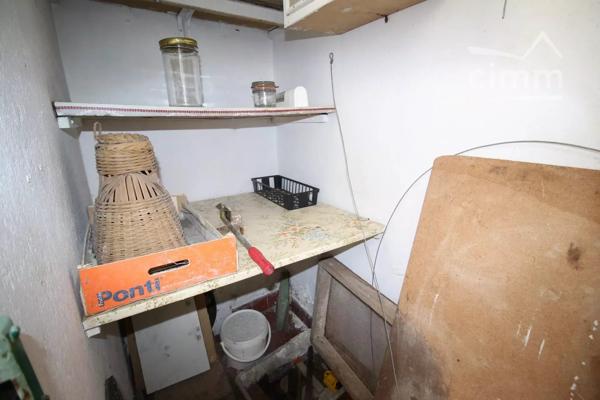 A vendre une maison de village de 97 m² avec une cour et une terrasse.