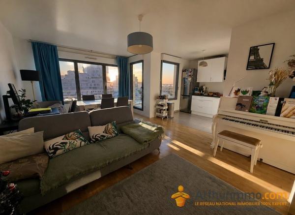 Vente                                                      Appartement
                        
                     4 pièces                      84 m2                     à Nanterre