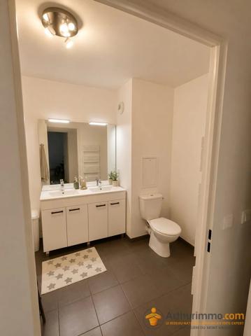 Vente                                                      Appartement
                        
                     4 pièces                      84 m2                     à Nanterre