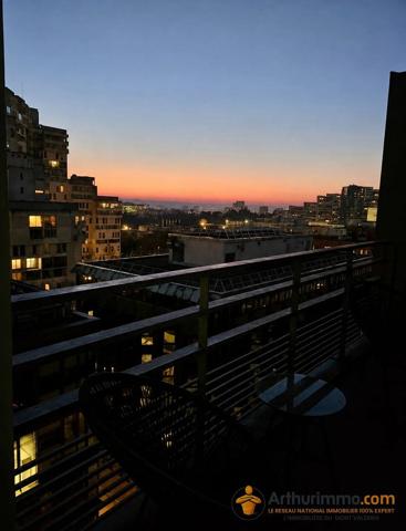 Vente                                                      Appartement
                        
                     4 pièces                      84 m2                     à Nanterre