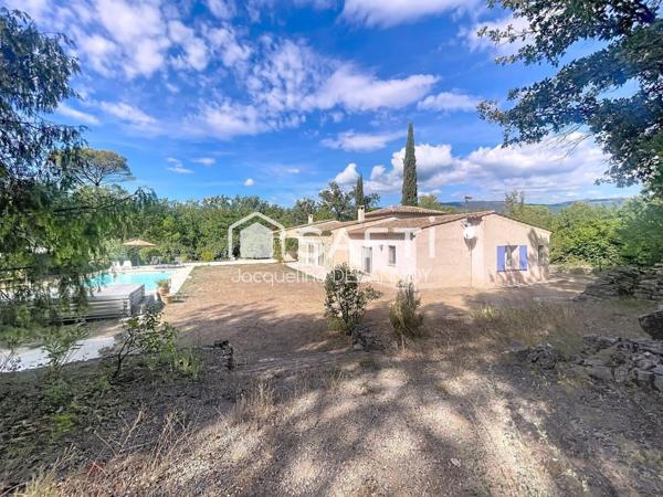 Nouveauté, à vendre à Fayence, maison avec piscine