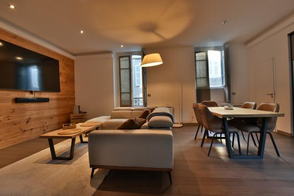PAU HYPER-CENTRE – APPARTEMENT RÉNOVÉ 111 M² – TERRASSE