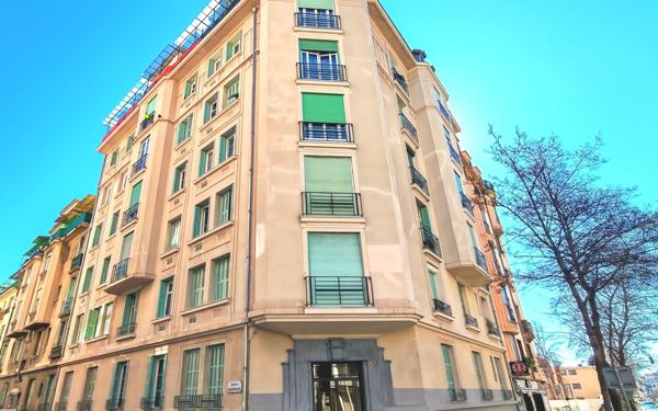 Appartement à vendre    3 pièces • 53 m2 Nice