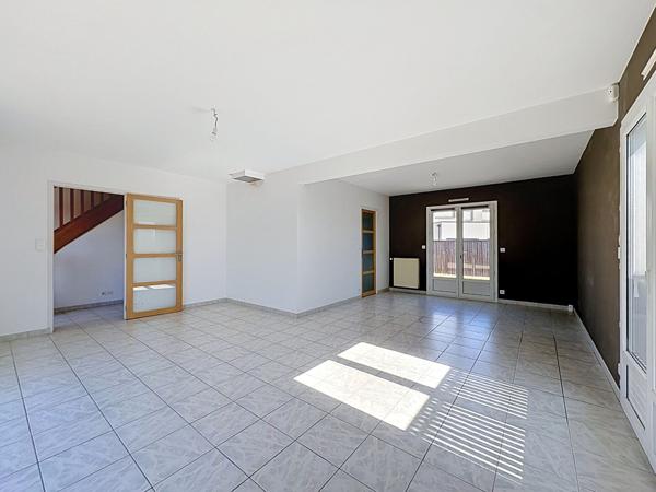 Maison limite ANGERS et SAINT BARTHELEMY D'ANJOU de 7 pièces avec 5 chambres, 137 m² habitables avec jardin et garage !