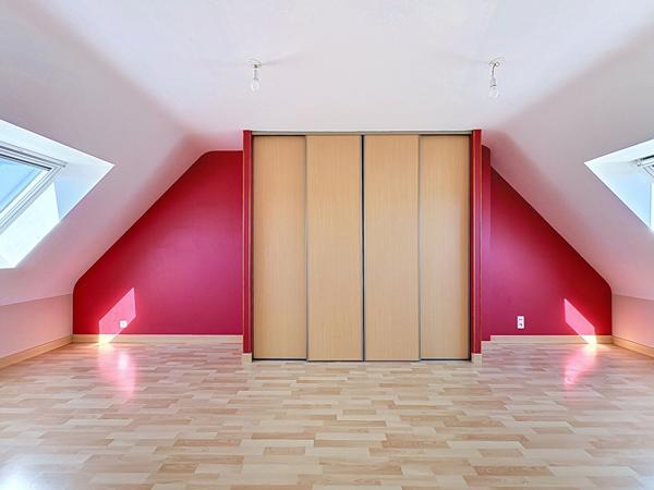 Maison limite ANGERS et SAINT BARTHELEMY D'ANJOU de 7 pièces avec 5 chambres, 137 m² habitables avec jardin et garage !