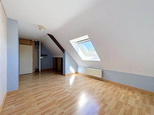 Maison limite ANGERS et SAINT BARTHELEMY D'ANJOU de 7 pièces avec 5 chambres, 137 m² habitables avec jardin et garage !