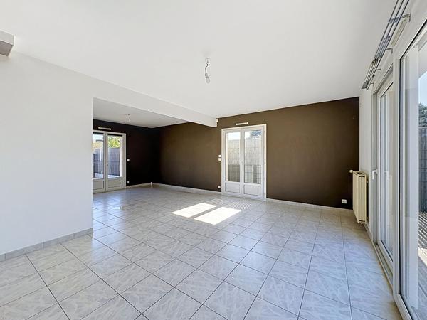 Maison limite ANGERS et SAINT BARTHELEMY D'ANJOU de 7 pièces avec 5 chambres, 137 m² habitables avec jardin et garage !
