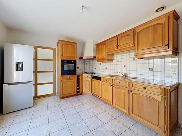 Maison limite ANGERS et SAINT BARTHELEMY D'ANJOU de 7 pièces avec 5 chambres, 137 m² habitables avec jardin et garage !