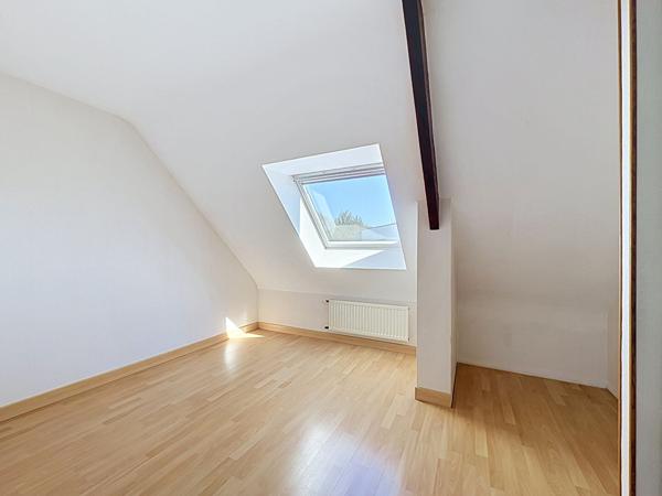 Maison limite ANGERS et SAINT BARTHELEMY D'ANJOU de 7 pièces avec 5 chambres, 137 m² habitables avec jardin et garage !