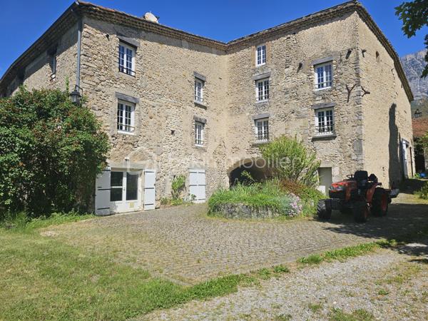 Bastide de 700 m²