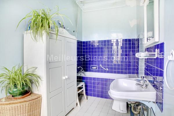 Calme et charme de l'ancien pour cet appartement familial et de réception idéalement situé