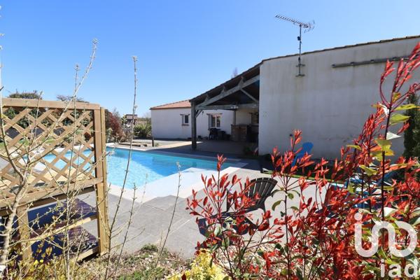 Pavillon 7 pièces de 165 m² à Essarts en Bocage (85140)