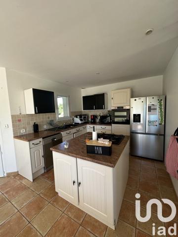 Pavillon 7 pièces de 165 m² à Essarts en Bocage (85140)