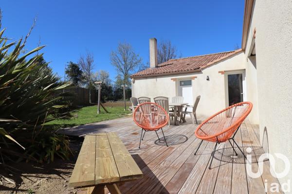 Pavillon 7 pièces de 165 m² à Essarts en Bocage (85140)