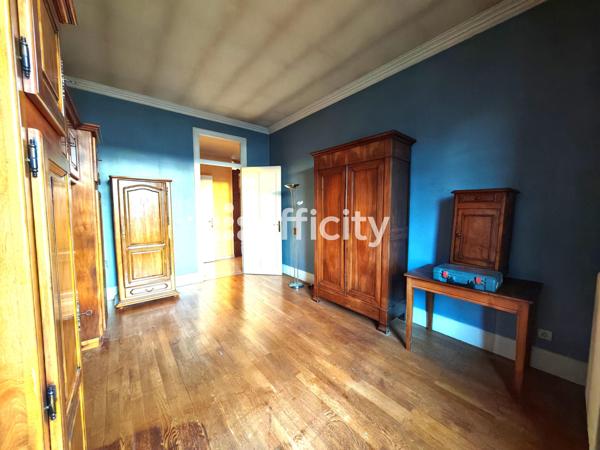 Appartement 5 pièces - 181 m²