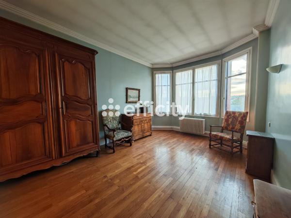 Appartement 5 pièces - 181 m²