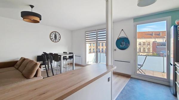 Appartement T3 récent de 67m², lumineux, avec balcon, parking et ascenseur, proche centre-ville et transports