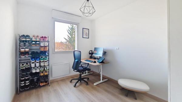 Appartement T3 récent de 67m², lumineux, avec balcon, parking et ascenseur, proche centre-ville et transports