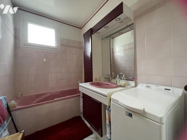CHALONS, Appartement de 2 pièces. balcon. Stationnement.