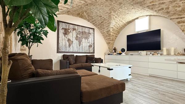 Appartement
         3 pièces
        - 80 m² Exclusivité 235 000 € *