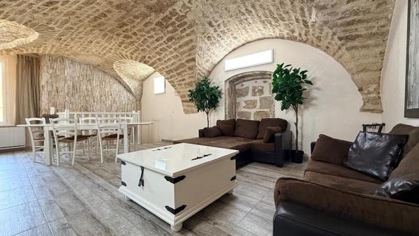 Appartement
         3 pièces
        - 80 m² Exclusivité 235 000 € *
